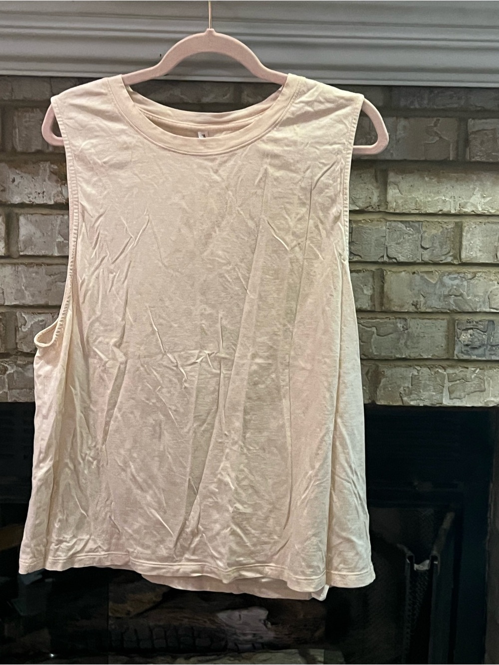 Sleeveless Crewneck Tank Top - pink